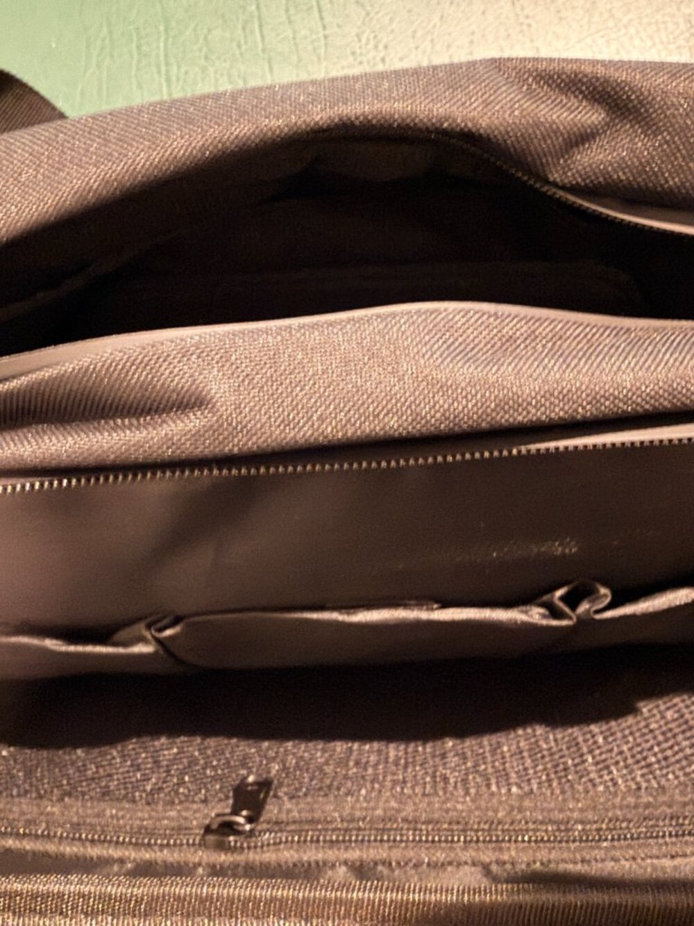 NWOT Comecase Hard Shell Camera Sling Bag DSLR Mirrorless Water Resistant Black - Picture 7 of 13